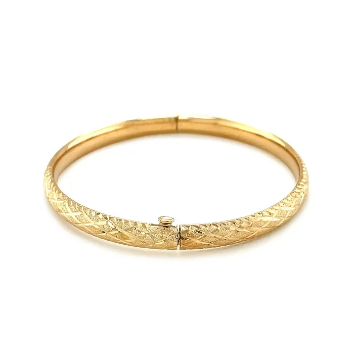 Bracelets MayaMila 14k Yellow Gold Diamond Cut Design Dome Motif Childrens Bangle