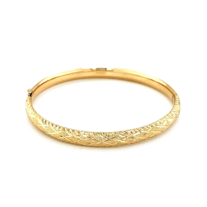 Bracelets MayaMila 14k Yellow Gold Diamond Cut Design Dome Motif Childrens Bangle