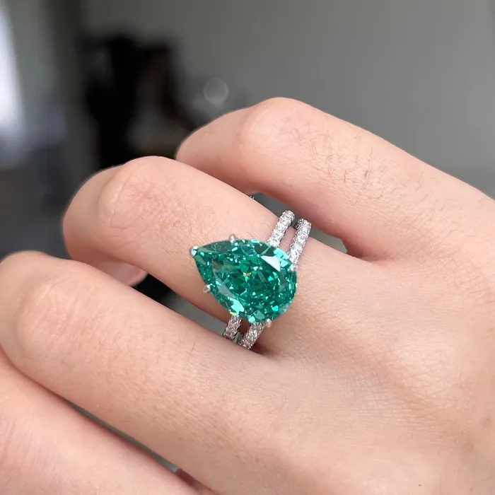 Carly Jewelry Rings 2 Pcs Exquisite Green Pear Cut Sterling Silver Bridal Set