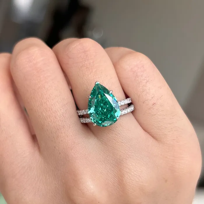 Carly Jewelry Rings 2 Pcs Exquisite Green Pear Cut Sterling Silver Bridal Set