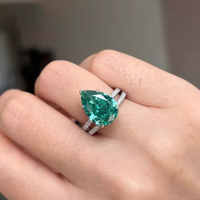 Carly Jewelry Rings 2 Pcs Exquisite Green Pear Cut Sterling Silver Bridal Set