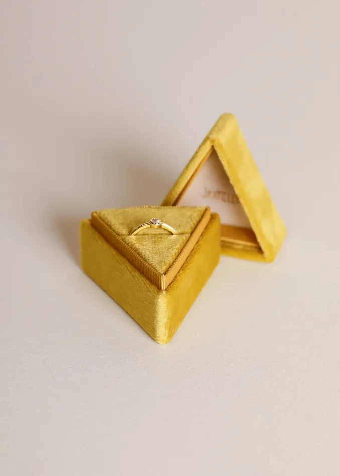 Earrings JaxKelly Velvet Jewelry Box Triangle Chartreuse