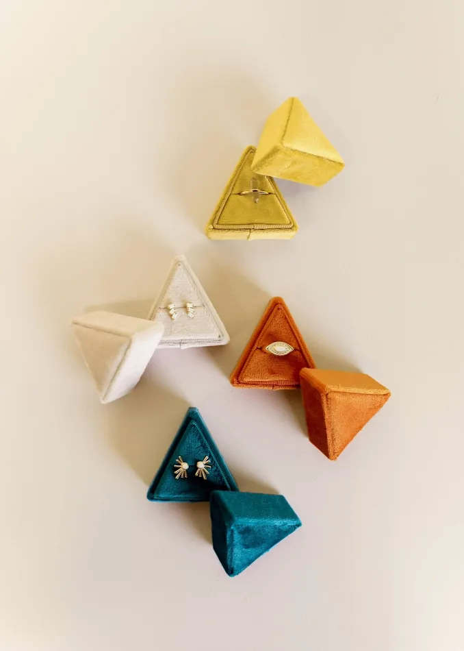 Earrings JaxKelly Velvet Jewelry Box Triangle Chartreuse