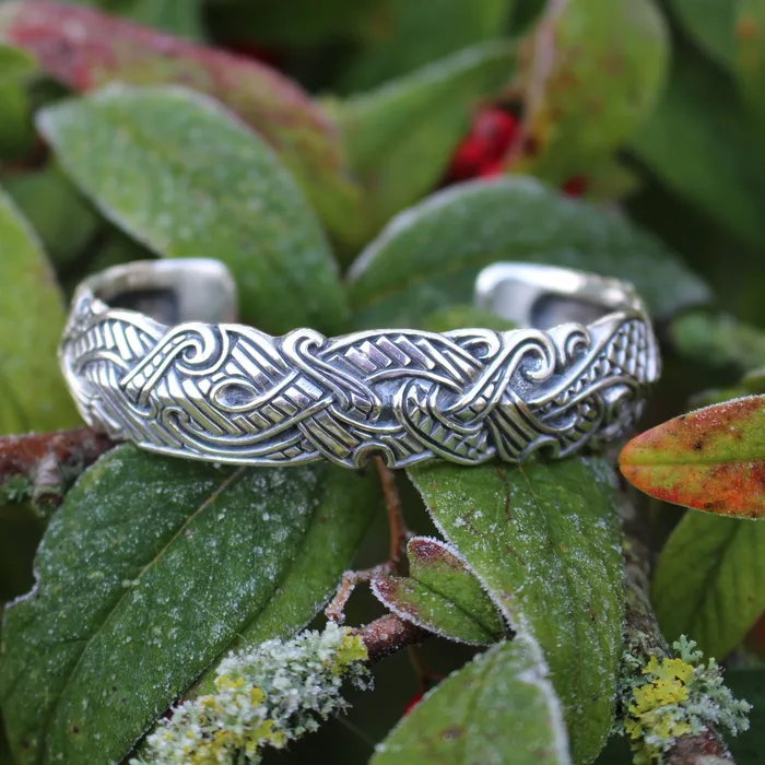 Northan Viking Silver Necklaces Viking Raven Armring with Runes
