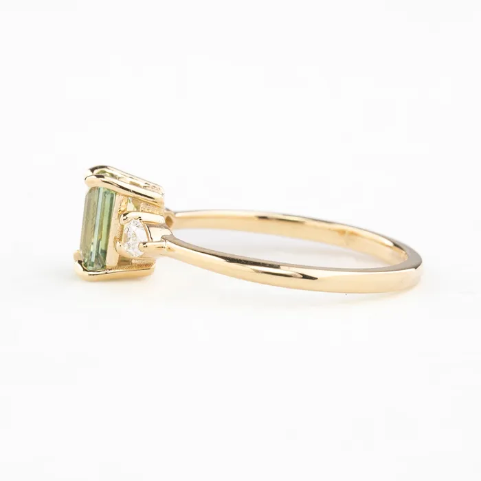 Olivia Ring 139ct Light Green Montana Sapphire 14k Yellow Gold One of a kind Envero Jewelry Rings Olivia Ring 139ct Light Green Montana Sapphire 14k Yellow Gold One of a kind Envero Jewelry Rings