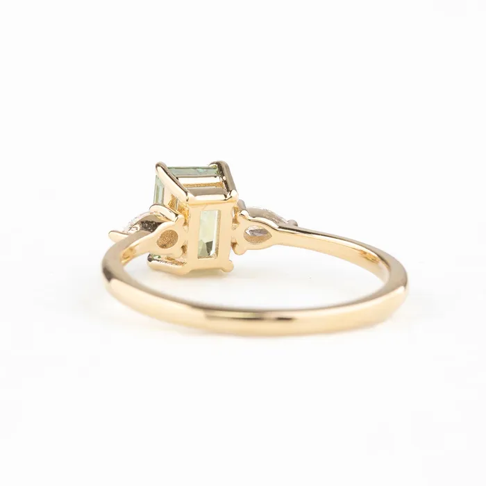 Olivia Ring 139ct Light Green Montana Sapphire 14k Yellow Gold One of a kind Envero Jewelry Rings Olivia Ring 139ct Light Green Montana Sapphire 14k Yellow Gold One of a kind Envero Jewelry Rings