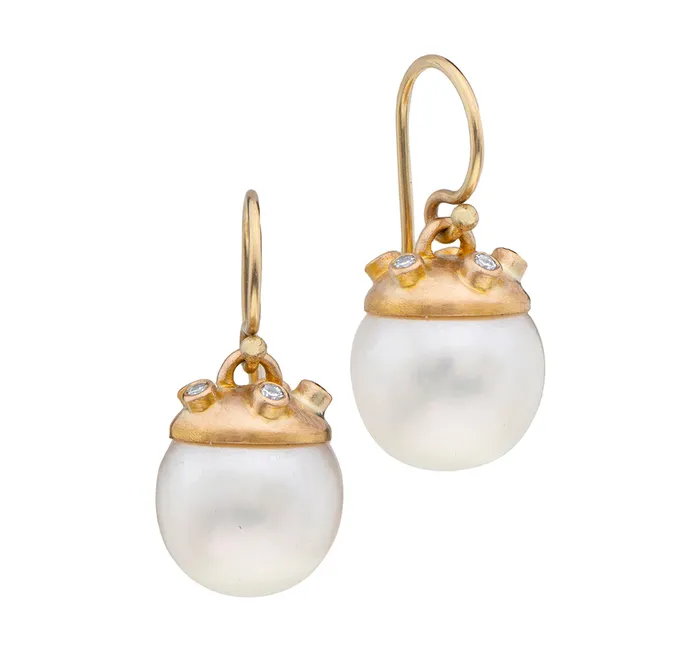 Earrings Nava Zahavi Yellow Gold Pearl and Diamonds Dome Earrings Nava Zahavi Earrings Nava Zahavi Yellow Gold Pearl and Diamonds Dome Earrings Nava Zahavi