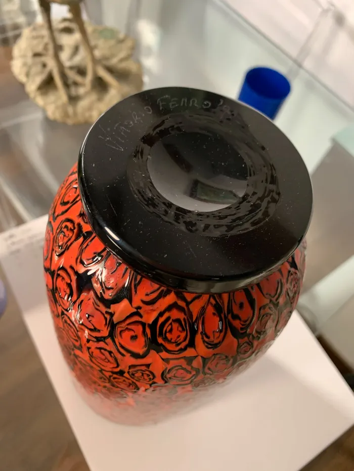 Red and black Vittorio Ferro vase Vittorio Ferro Rings Red and black Vittorio Ferro vase Vittorio Ferro Rings